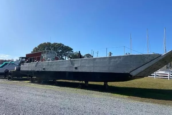 Photo of the 1992 Swiftships LCM8