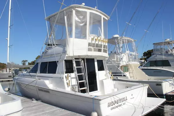 Hopewell 37ft Silverton Yacht For Sale