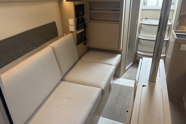 DEMO SPECIAL  30ft Beneteau Yacht For Sale