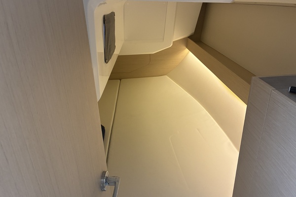 DEMO SPECIAL  30ft Beneteau Yacht For Sale