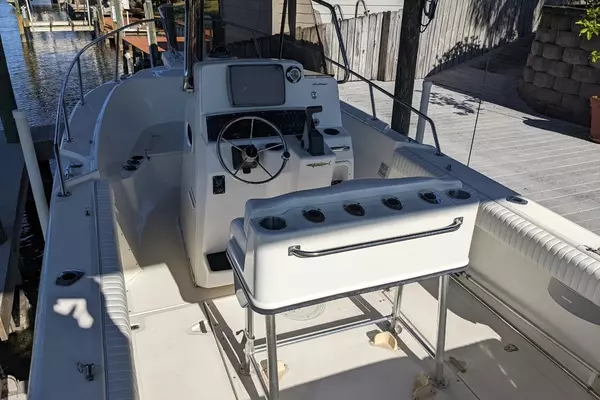 Photo of the 1998 Boston Whaler 23 Outrage