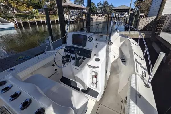 Photo of the 1998 Boston Whaler 23 Outrage