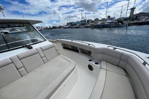 36ft Boston Whaler Yacht For Sale