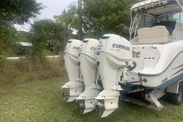 Photo of the 2007 Hydra-Sports 3300 VX