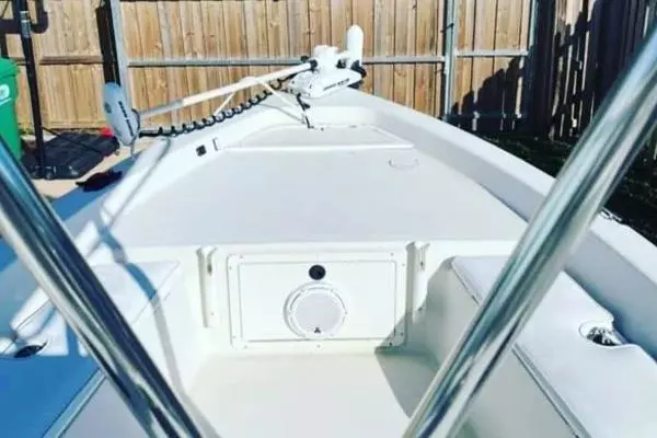 Photo of the 2001 Pathfinder 2200-v