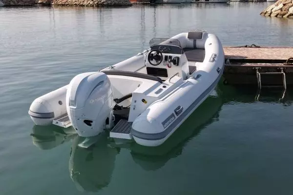 Photo of the 2022 Northstar Axis 5.3