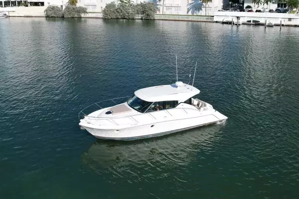 Photo of the 2018 Tiara Yachts 39 Coupe "Triple Threat"