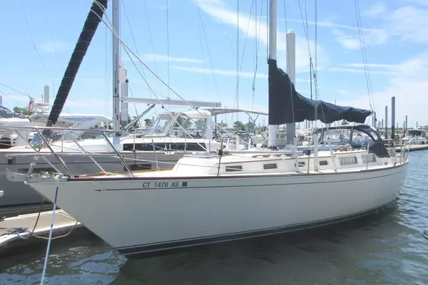 KINSHIP 38ft Sabre Yacht For Sale
