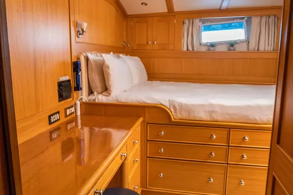 1999 Palmer Johnson 100