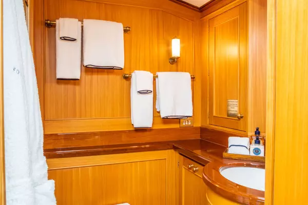 1999 Palmer Johnson 100