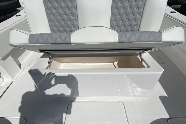 2021 Invincible 36 Open Aft Cooler Seat