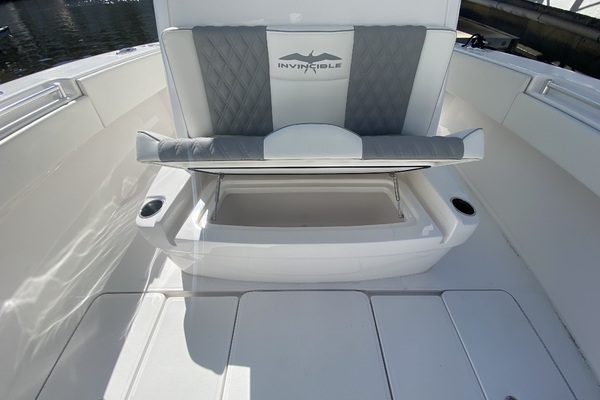 2021 Invincible 36 Open Fwd Console Cooler