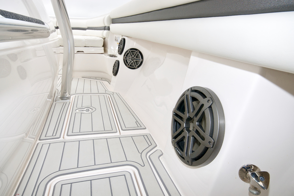 2014 327 Intrepid Open - Knot on Call - Speakers