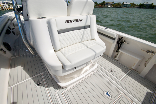 2014 327 Intrepid Open - Knot on Call - Cockpit