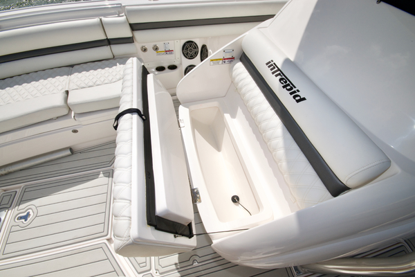 2014 327 Intrepid Open - Knot on Call - Storage