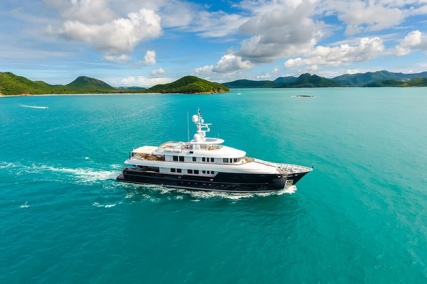 137-ft-Kingship-2012-Ocean's Seven-Nice France yacht for sale