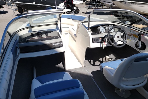 18ft Bayliner Yacht For Sale