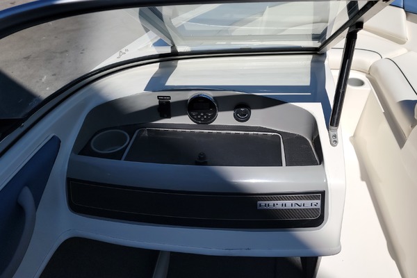 18ft Bayliner Yacht For Sale