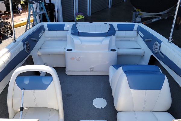 18ft Bayliner Yacht For Sale