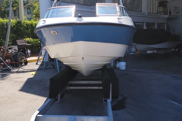 18ft Bayliner Yacht For Sale