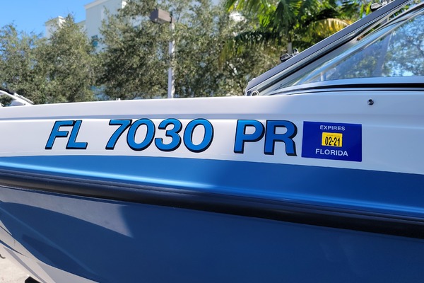 18ft Bayliner Yacht For Sale