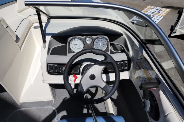 18ft Bayliner Yacht For Sale