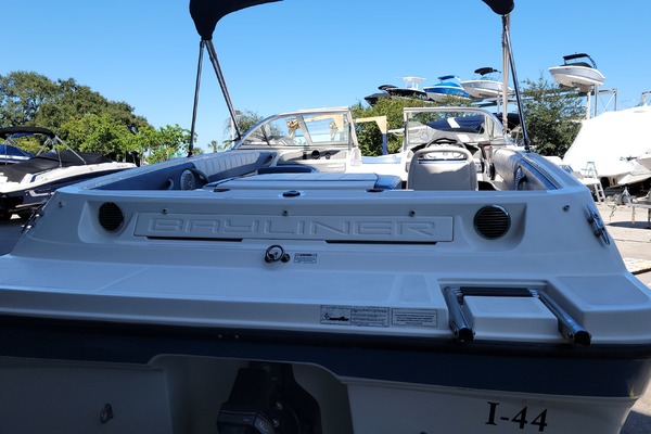 18ft Bayliner Yacht For Sale