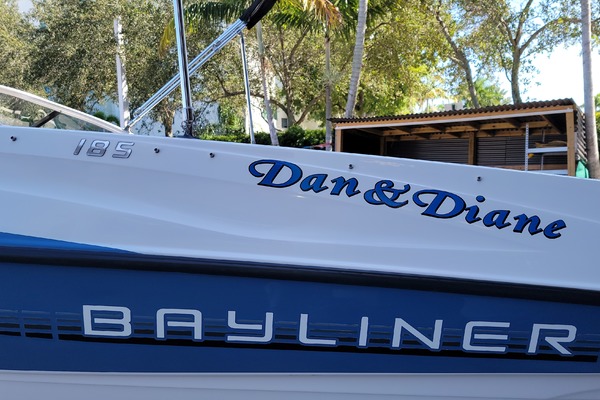18ft Bayliner Yacht For Sale