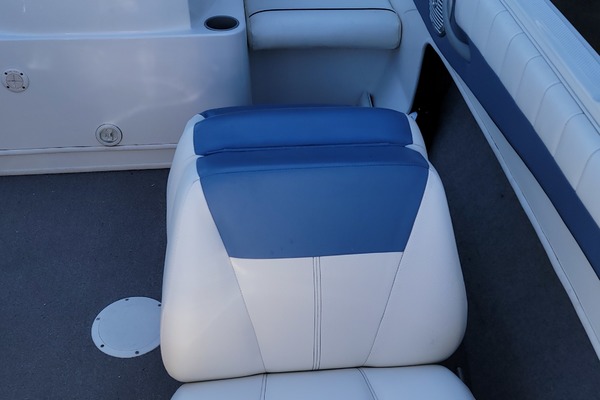 18ft Bayliner Yacht For Sale