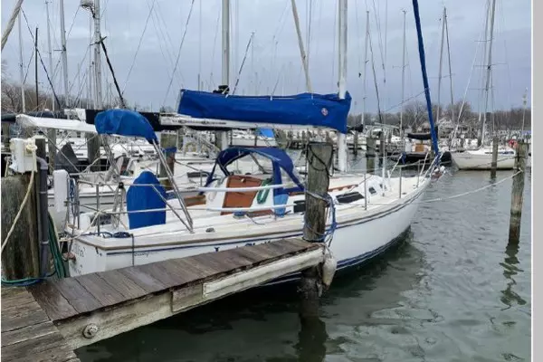 Just Chillin 30ft Catalina Yacht For Sale