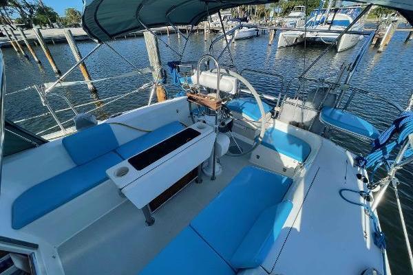 Amara 36ft Catalina Yacht For Sale