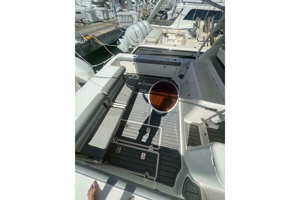 39ft Pursuit Yacht For Sale