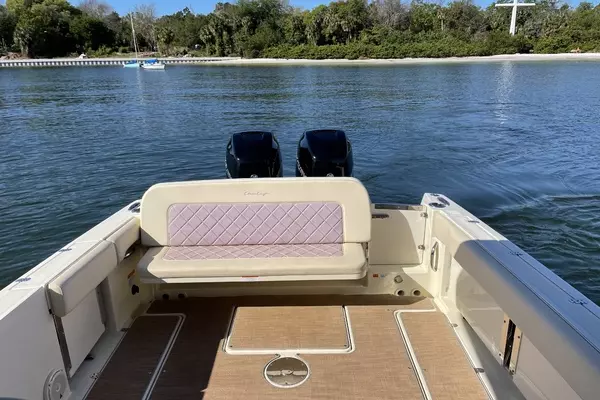2018 Chris-Craft 30