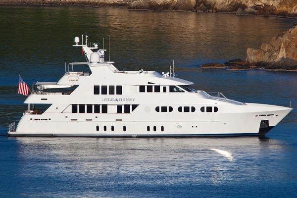 125 ft Palmer Johnson 2003 Tri-Deck MILK & HONEY West Palm Beach Florida United States $6400000 125 ft Palmer Johnson 2003 Tri-Deck MILK & HONEY West Palm Beach Florida United States $6400000