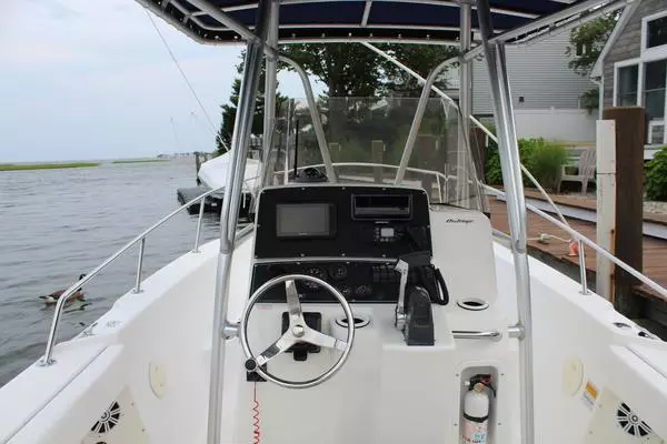 Photo of the 1999 Boston Whaler 23 Outrage "23 OUTRAGE"