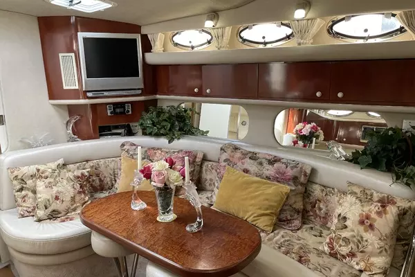 Sea Ray Sundancer 370 Yacht For Sale