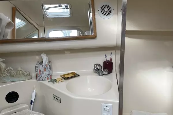 Sea Ray Sundancer 370 Yacht For Sale