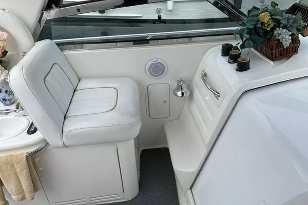 Sea Ray Sundancer 370 Yacht For Sale