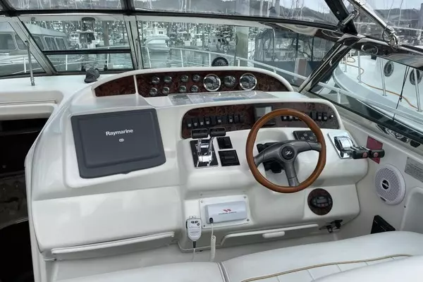 Sea Ray Sundancer 370 Yacht For Sale
