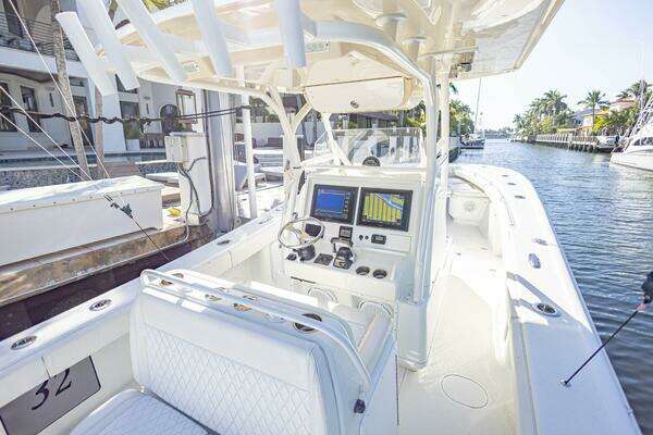 2015 Yellowfin 32