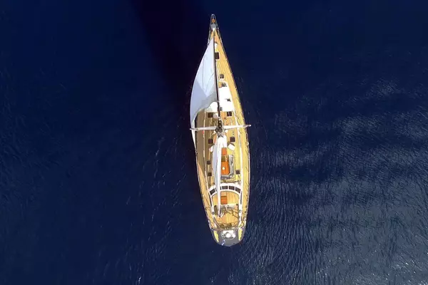 Photo of the 1988 Brooke Yachts  "Wind of Change"