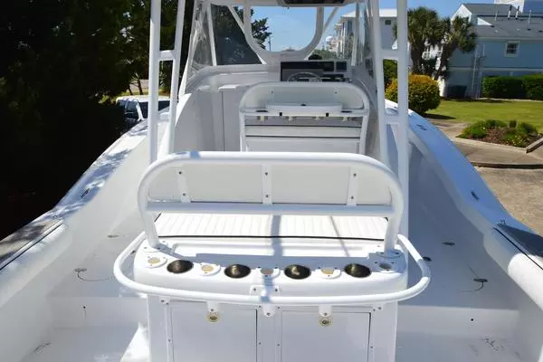 C LU 32ft Jarrett Bay Yacht For Sale