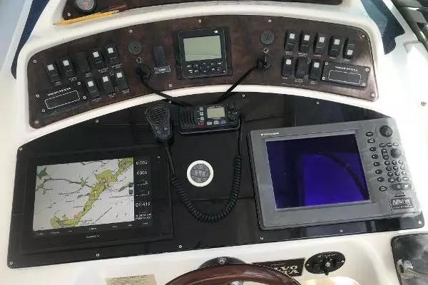 Photo of the 2000 Riviera 4000 Offshore "Island Time"