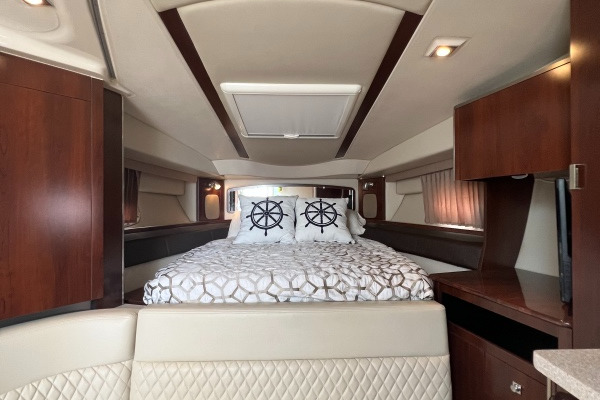 33ft Chaparral Yacht For Sale