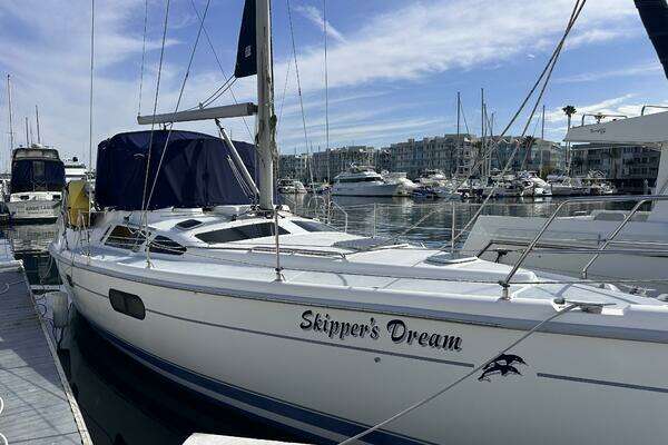 Photo of the 2000 Hunter Passage 420 "Skippers Dream"