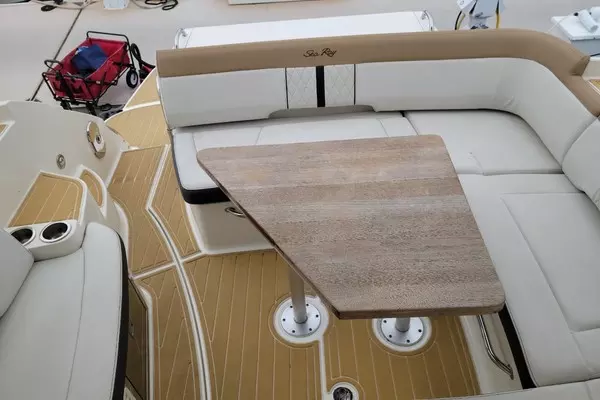 2018 Sea Ray 35
