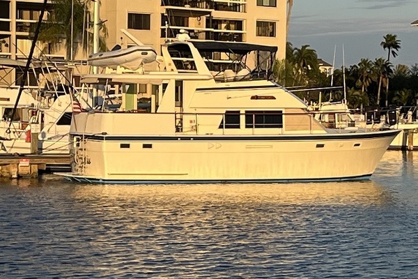 43' Hatteras starboard profile1