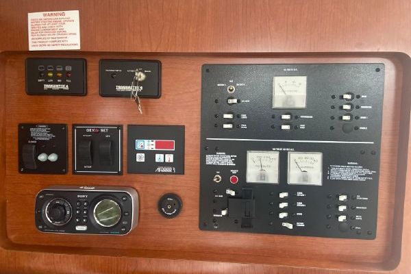 32ft Pro Line Yacht For Sale