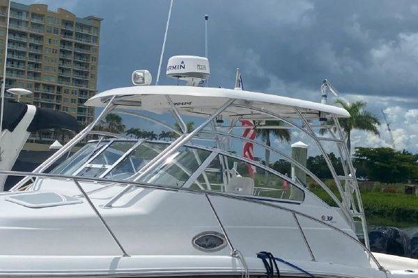 32ft Pro Line Yacht For Sale
