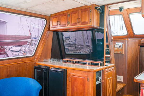 Delta Marine Sedan Motoryacht Yacht For Sale